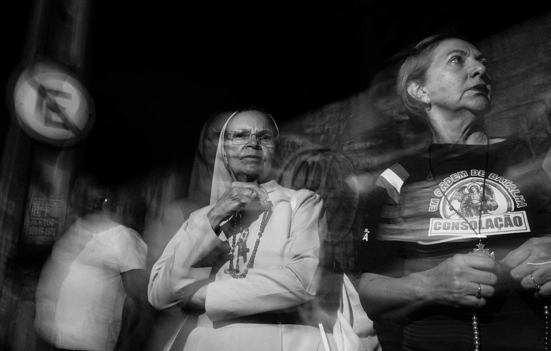 Eye Contact: photograph by Leo Saraiva, image 12